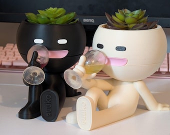 Unique Cute Wine Lovers Succulent Planter Pot Gift with Drip Tray, happy Laid-Back Figure Holding Wine Glass