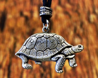 tortoise pendant necklace