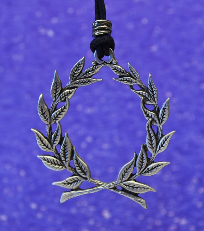 Laurel Wreath Necklace Pendant Laurel Necklace Laureate - Etsy
