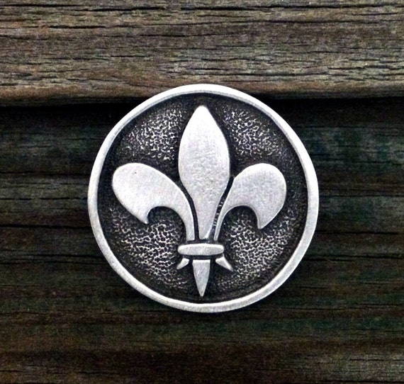 Round Fleur De Lis Pewter Pin Brooch Fleur De Lis Jewelry Flower French Heraldic Handcrafted Jewelry By Treasure Cast Pewter