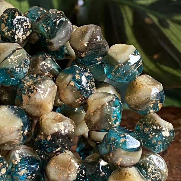 Czech Glass Beads - Baroque Czech Glass Beads - Czech Beads - Central Cut Beads - Faceted Beads - Round Beads - 9mm - 8pcs