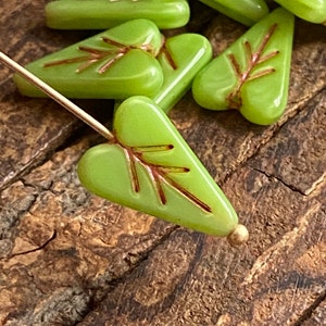 Heart Glass Beads - Heart Beads - Czech Glass Beads - Czech Leaf Beads - Czech Heart Beads - 16x11mm - 8 pcs