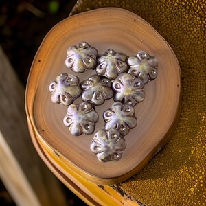 Flower Beads - Glass Flower Beads - Czech Glass Flower Beads - Scallop Beads - 11mm - 10pcs