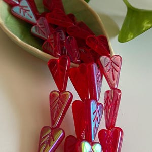 Heart Glass Beads - Heart Beads - Czech Glass Beads - Czech Leaf Beads - Czech Heart Beads - 16x11mm - 8 pcs