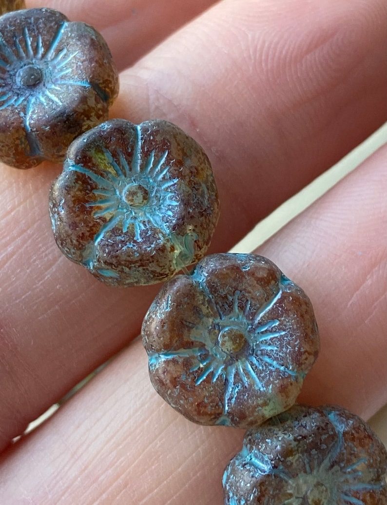 Glass flower beads Faceted flower beads Hawaiian flower beads Hibiscus flower beads Czech glass flower beads