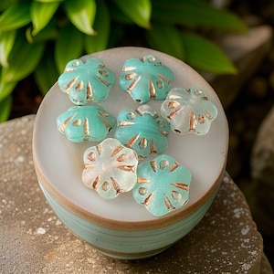 Flower Beads - Glass Flower Beads - Czech Glass Flower Beads - Scallop Beads - 11mm - 10pcs