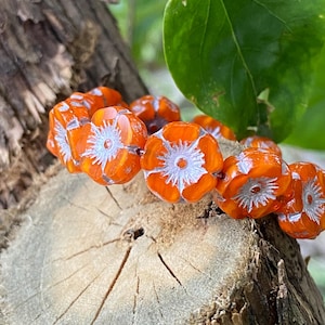 Hibiscus flower beads - Flower beads - Glass flower beads - Czech glass flower beads - Faceted flower beads - 12mm - 12 pcs
