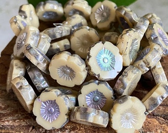Hibiscus flower beads - Flower beads - Glass flower beads - Czech glass flower beads - Faceted flower beads - 12mm - 12 pcs