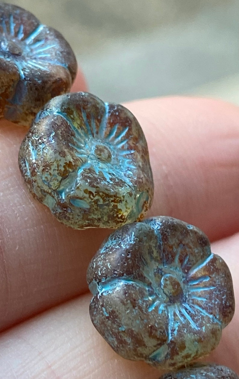 Glass flower beads Faceted flower beads Hawaiian flower beads Hibiscus flower beads Czech glass flower beads
