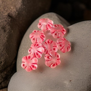 Flower Beads - Glass Flower Beads - Czech Glass Flower Beads - Scallop Beads - 11mm - 10pcs
