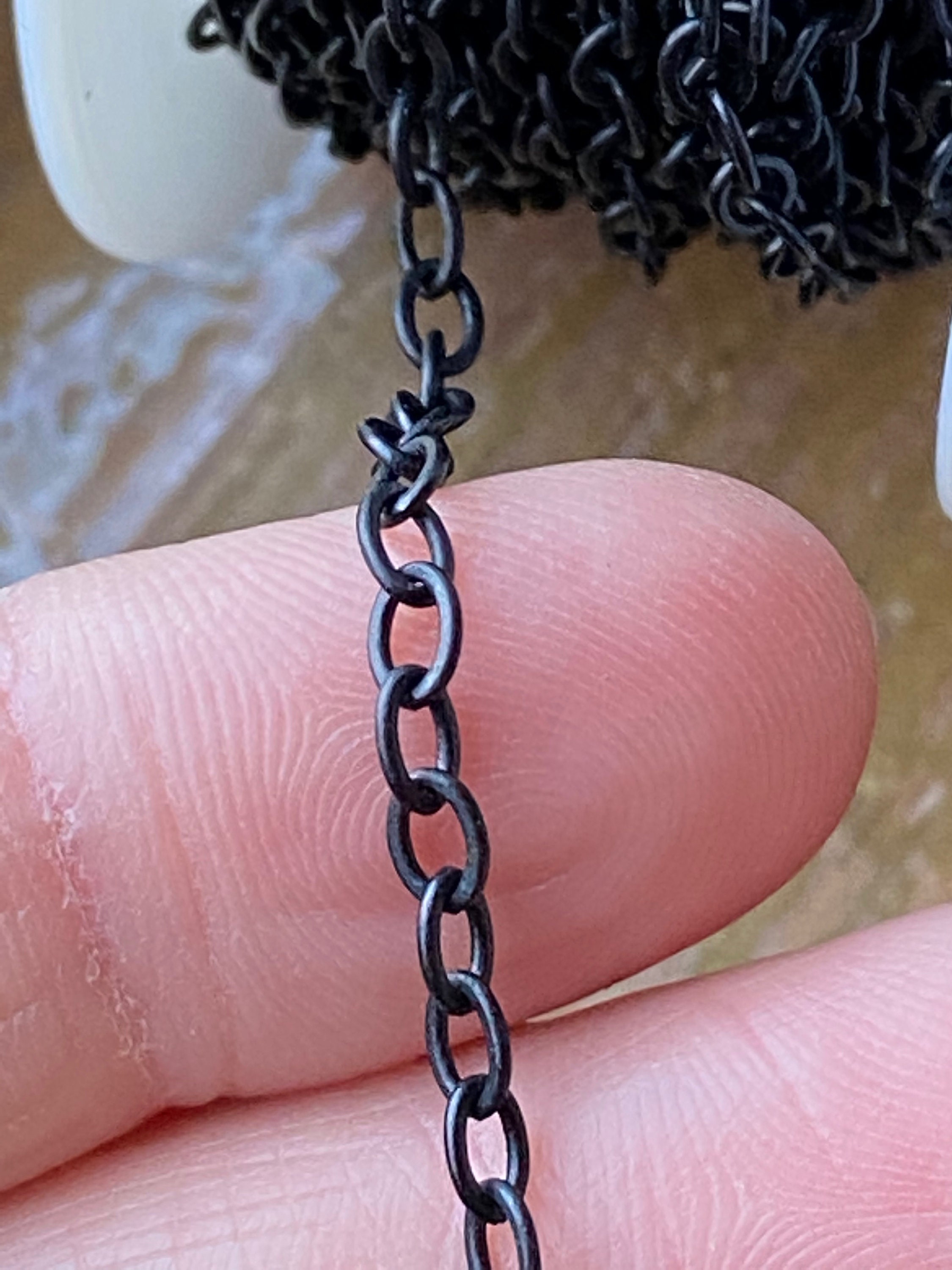 Chain, black-finished steel and brass, 2.7mm figure 8, 18 inches