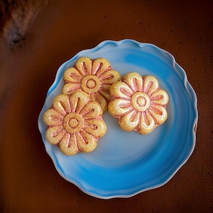 Daisy Flower Beads - Focal Beads - Czech Glass Flowers - New Czech Beads - 18mm Flower - 6pcs (18DSY9)