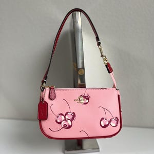 Coach Nolita 19 Pink Cherry Printed Wristlet/Shoudler Bag Damen Handtaschen/Geldbeutel Neu