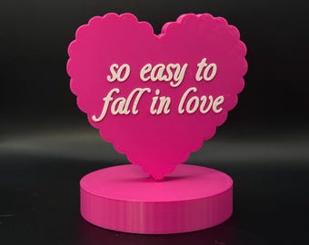 So Easy To Fall In Love hartvormige platenspeler en display