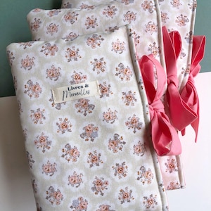 Padded Floral Cotton Book Pouch with a Lovely Bow – Coquette-Style Handmade Book Sleeve, Elegant Reading Accessory