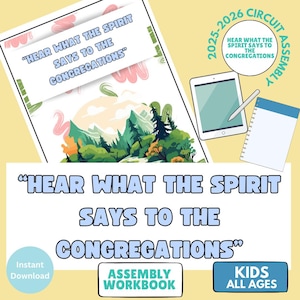 Puede incluir: Un cuaderno de trabajo digital con el texto "Hear What The Spirit Says To The Congregations" y una ilustración de paisaje. Incluye una tableta, un bloc de notas y un bolígrafo. También se ven las palabras "Kids All Ages" y "Assembly Workbook".