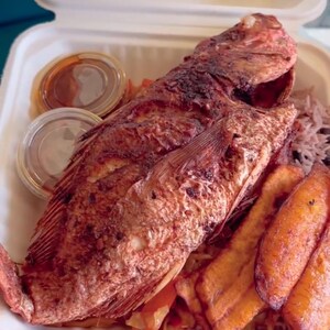 Friterad snapper med Escovitch Pickle: Jamaicansk middagskit