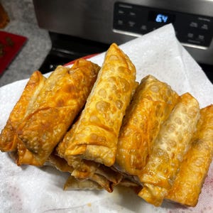 Assorted Jamaica style eggrolls & Empanadas, lunch, dinner, snack, Jamaican food, Asian food, eggrolls, empanadas, frozen food, SPANISH FOOD