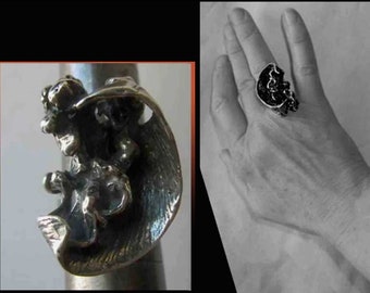 Sculpted and Mysterious, Brutalist Sterling Ring, Large Sculptural Modernist Ring, Figures in a Cave, Cast Sterling, Vintage Jewelry/Unisex