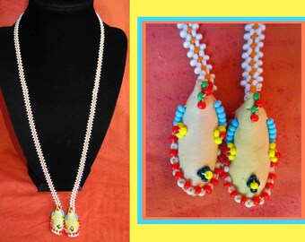 SWEET Woodland Indian Necklace, Tiny Beaded Moccasins on Woven Bead Necklace,  Vintage Jewelry, Women or Girls
