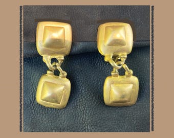 Matte Gold Tone Ear Clips, 1980s Designer Look, Pierced or Unpierced Ears, Vintage Jewelry, Women