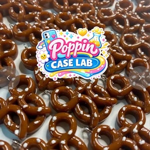 Ciondoli in resina dura con pretzel ricoperti di cioccolato, accessori fai da te kawaii con retro piatto (venduti singolarmente)