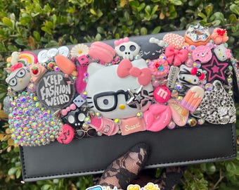 Kleine Geldbörse mit Umhängekette