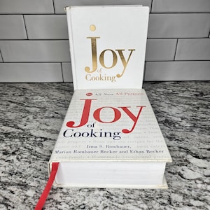 1997 Joy of Cooking WYBÓR: Vintage Cookbooks autorstwa Irmy S. Rombauer, kolekcjonerskie książki kucharskie sprzedawane pojedynczo, klub książki, biel i złoto