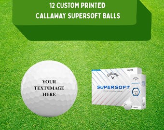 Pode incluir: Bolas de golfe Callaway Supersoft brancas com uma área de texto personalizável. A imagem também mostra uma caixa de 12 bolas de golfe Callaway Supersoft impressas em um fundo verde.