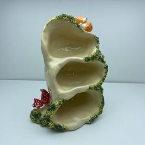 Handmade Ceramic Ring Holder with Fox, Moss, and Amanita Details – Unique Jewelry Organizer