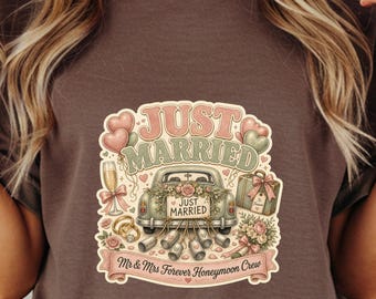 Just Married T-Shirt  Honeymoon Crew Vintage Wedding Shirt for Newlyweds & Couples  Mr and Mrs Anniversary Gift Tee