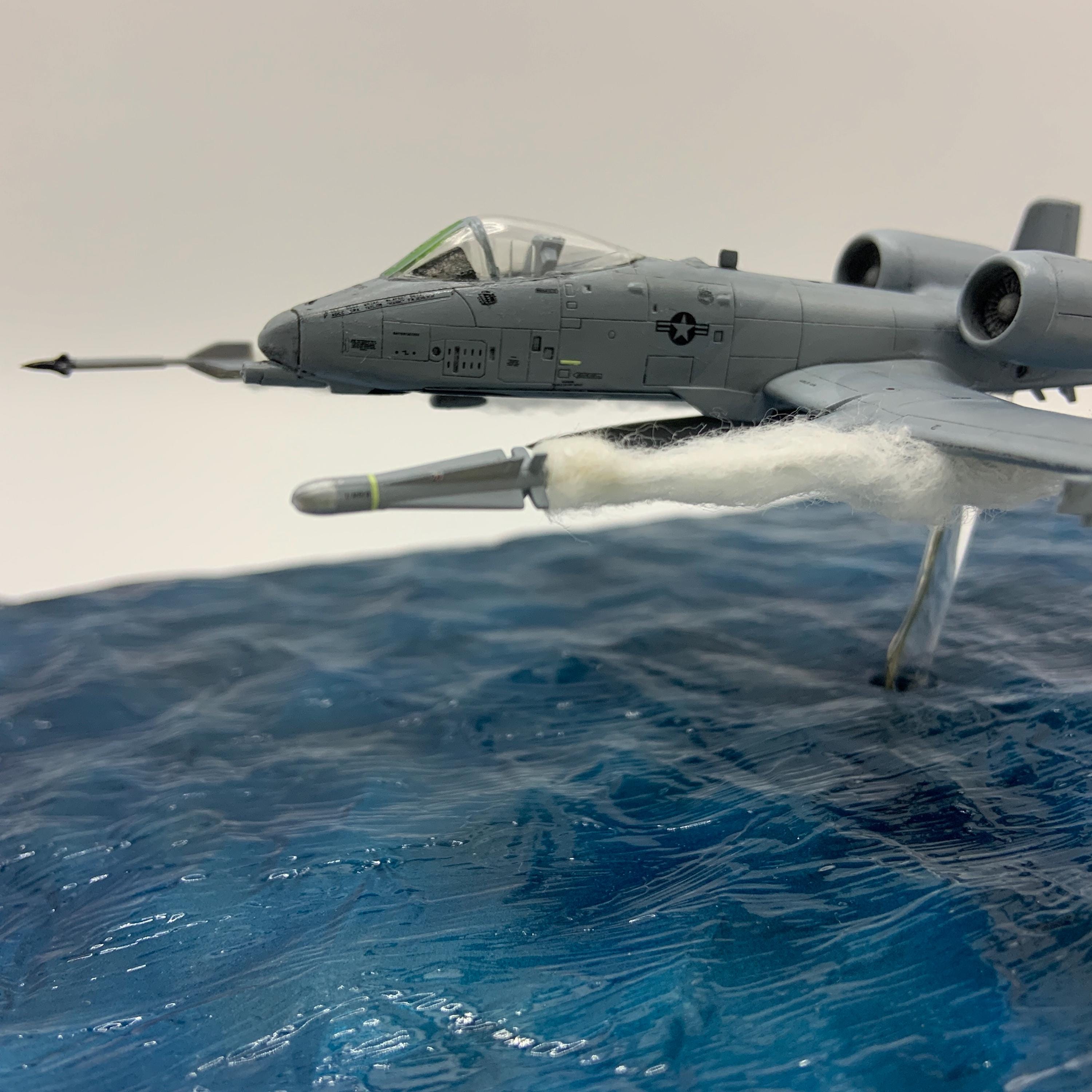 1:100 U.S. Military A- 10C Warthog Tusk Attack Aircraft A10C Tiger Shark Squadron Fighter Alloy Aircraft Model