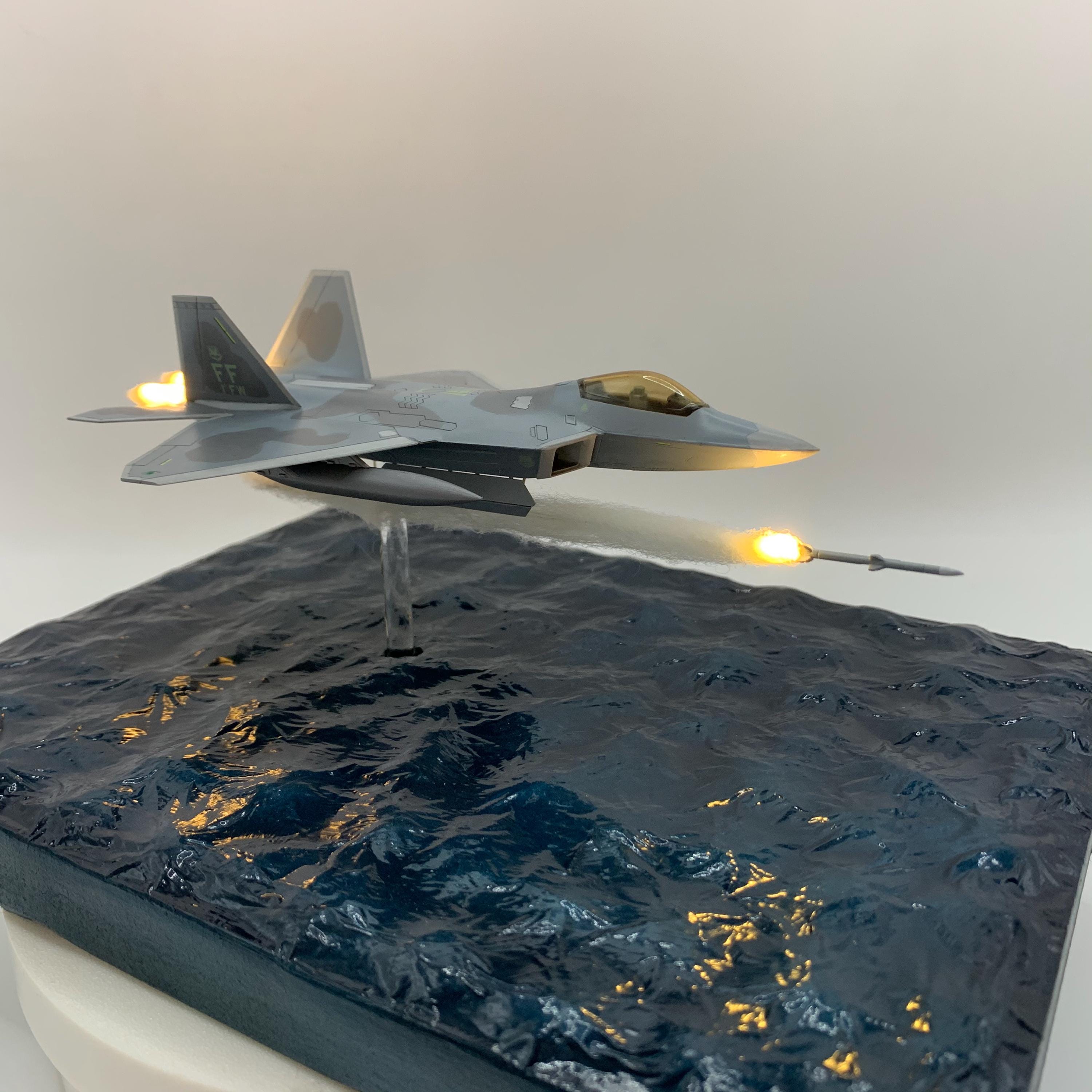 F 22 Raptor Display Model Custom F-22 Raptor Diorama 1:144 With LED Missile Launch Display Model ...