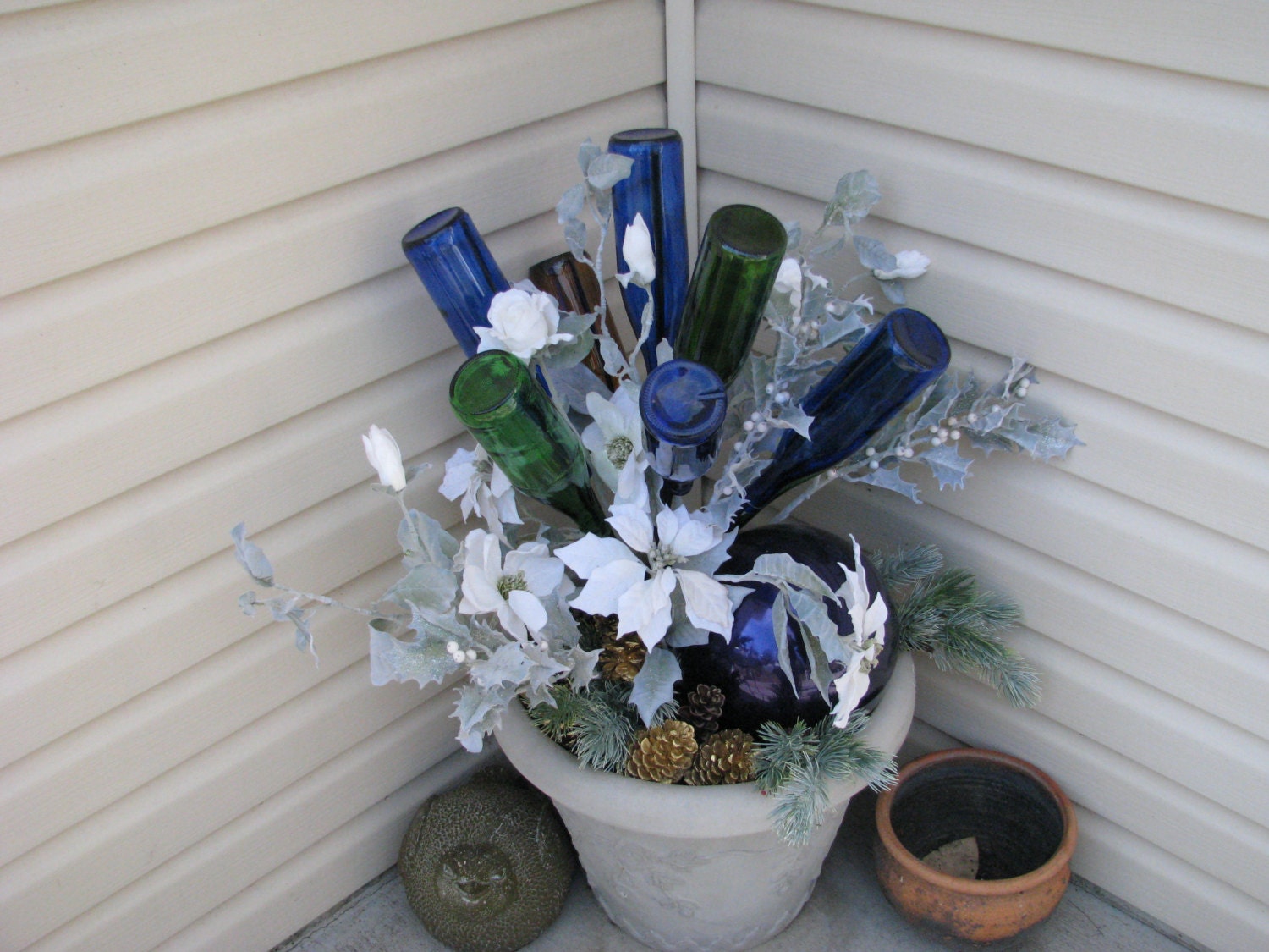 Bottle trees, a Southern tradition that brightens the garden - Digging