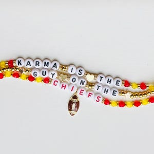 Chiefs Armband Stack: Crystal Beads, Fussball Charm