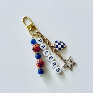 Pacers Basketball Schlüsselanhänger - Gold, Blau Perlen Schlüsselanhänger mit Stern und Herz Charms