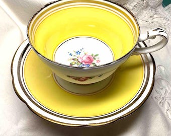 Taza de té Royal Paragon, taza y platillo en amarillo con ribete dorado y rosas rosas, porcelana fina vintage de Inglaterra, regalo perfecto para mamá.