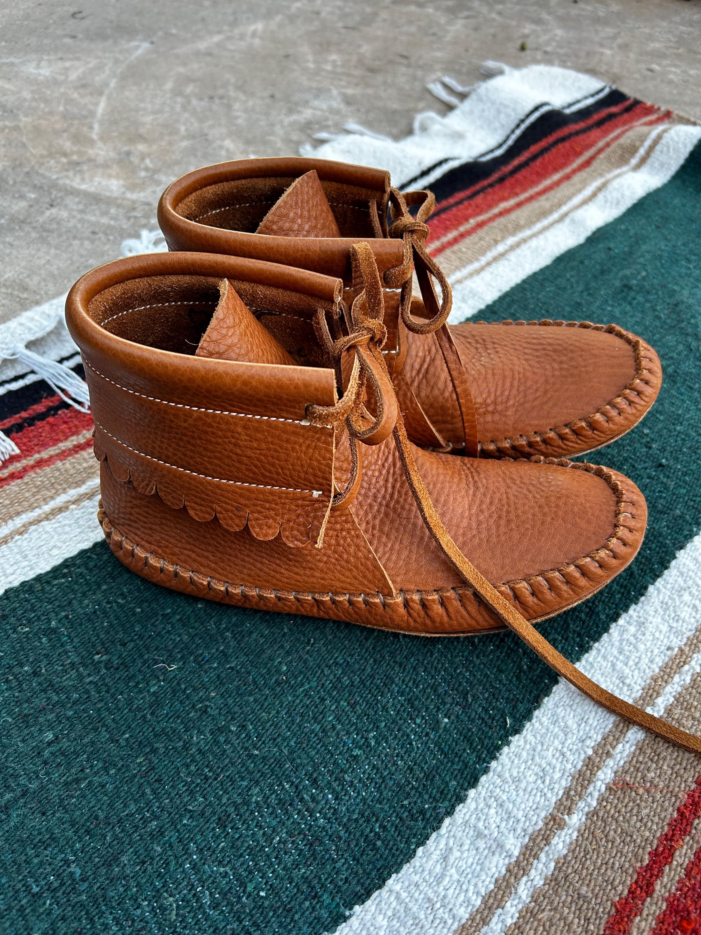 Women’s scalloped moccasins