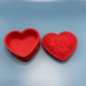 3D-utskriven samlingslåda för ornament. Höjd/2 tum. Bredd/3,5 tum.