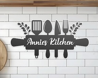 Cartello da cucina personalizzato con nome tagliato al laser in formato SVG, file per cartello Glowforge, decorazione da parete tagliata al laser, file di taglio DXF, file svg Glowforge, cucina per la mamma.