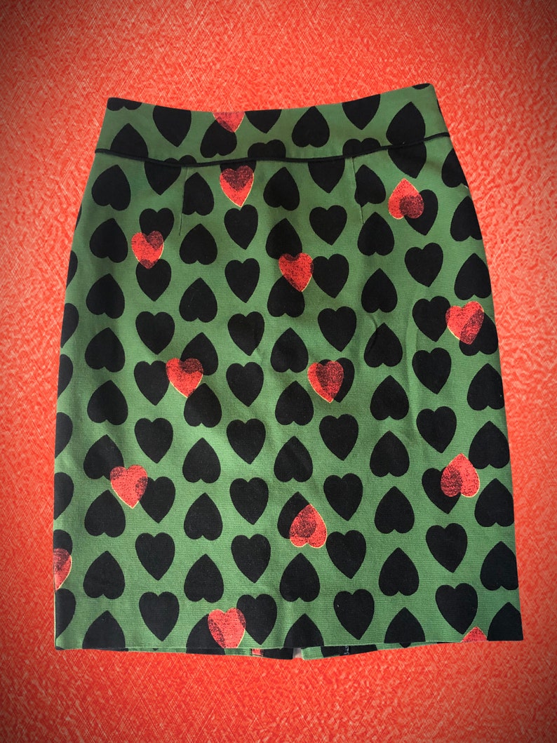 Rockabilly or wear to work Heart Pencil Skirt Maeve Anthropology size 6 hearts valentines