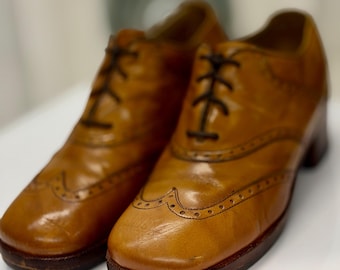 Vintage Leather Oxford Shoes Wingtip Brogues Cognac Androgynous Size 9.5 Women