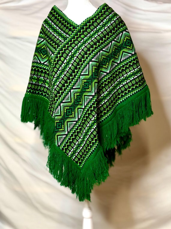 Handwoven Indigenous Textile Funky Vintage Poncho w/Fringe/One Size