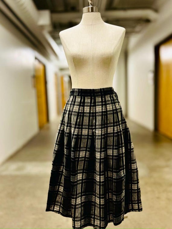 Plus size plaid skirt school uniform 2025