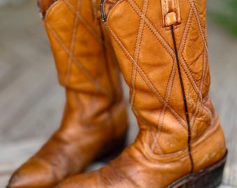 Botas vaqueras vintage Acme de cuero patinado (talla 7 de mujer)