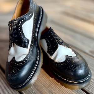 90s Dr Martens Wingtip Shoes - Etsy