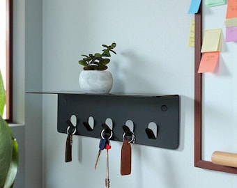Porte-clés mural avec étagère, crochets de rangement pour clés, idéal pour l'entrée.