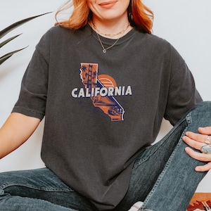 California Tshirt, California Gifts, US State Shirt, California Clothes, State Pride, Traveler Gift, Vacation Tee, Vintage Tee, Retro Shirt