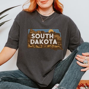 South Dakota Tshirt, South Dakota Gifts, US State, South Dakota Shirt, State Pride, Traveler Gift, Vacation Tee, Vintage Tee, Retro Shirt