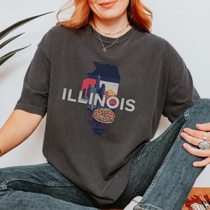 Illinois Tshirt, Illinois Gifts, US State Shirt, Illinois Clothes, State Pride, Traveler Gift, Vacation Shirt, Vintage Shirt, Retro Shirt
